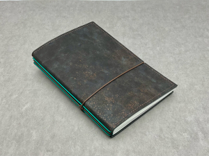 A5 3er cuir noir avec reflets rosés, ElastiXs marron et turquois, carnet mix