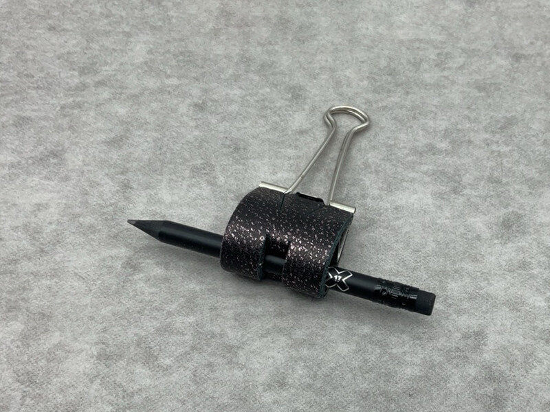 Sloop 32 mm – Noir à reflets roses