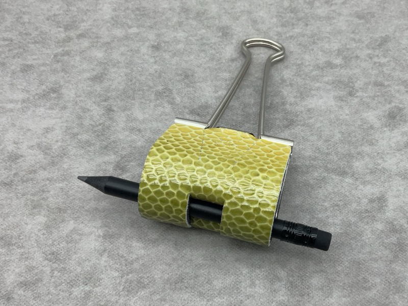 Sloop 50 mm – Gaufrage serpent, laqué vert clair, petites écailles