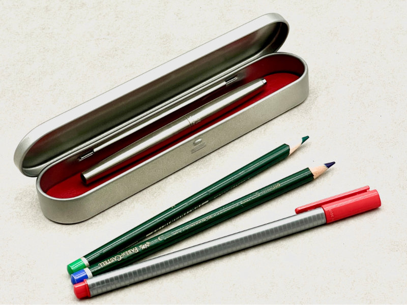 Boîte à stylos « S » (Offre limitée)