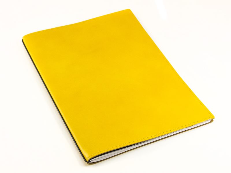 A4+ 1er cuir lisse jaune avec un carnet de notes et une double pochette (L70)
