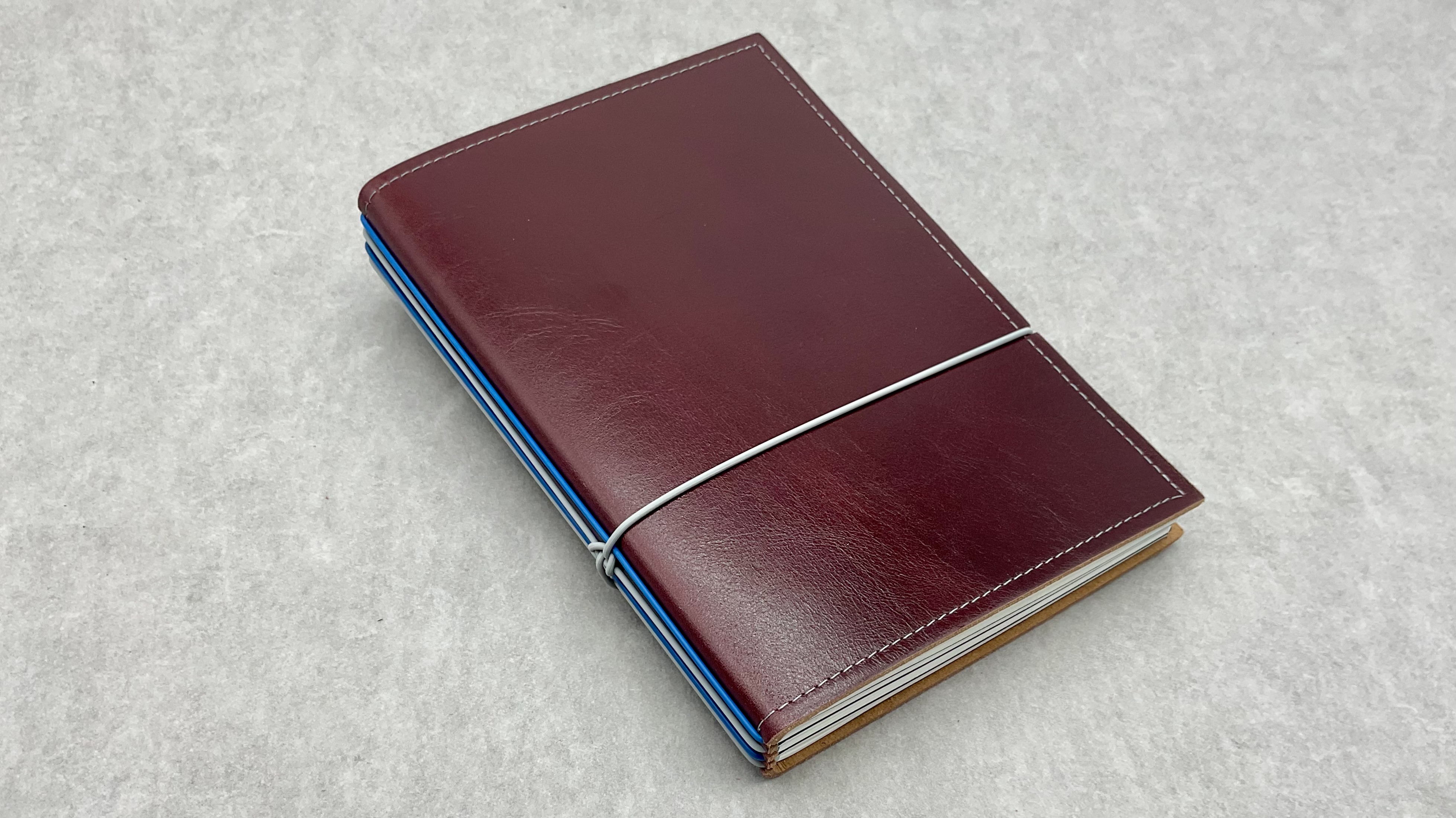 A5 4er cuir lisse, rouge bordeaux, ElastiXs bleu et gris, mix